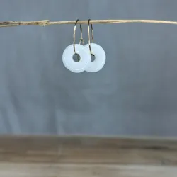Boucles d'oreilles en porcelaine, façonnées et peintes à la main