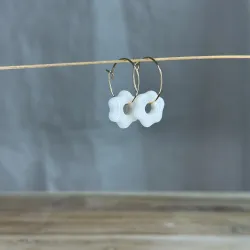 Boucles d'oreilles en porcelaine, façonnées et peintes à la main
