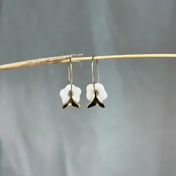 Boucles d'oreilles en porcelaine, façonnées et peintes à la main