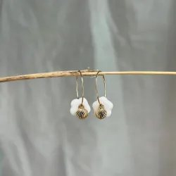 Boucles d'oreilles en porcelaine, façonnées et peintes à la main