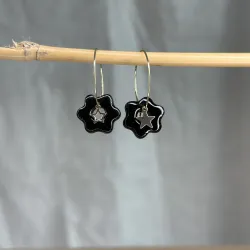 Boucles d’oreilles onyx - Petites étoiles asymétriques