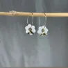 Boucles d'oreilles en porcelaine, façonnées et peintes à la main
