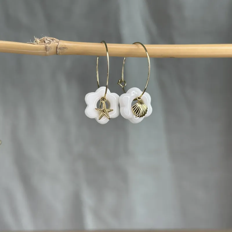 Boucles d'oreilles en porcelaine, façonnées et peintes à la main
