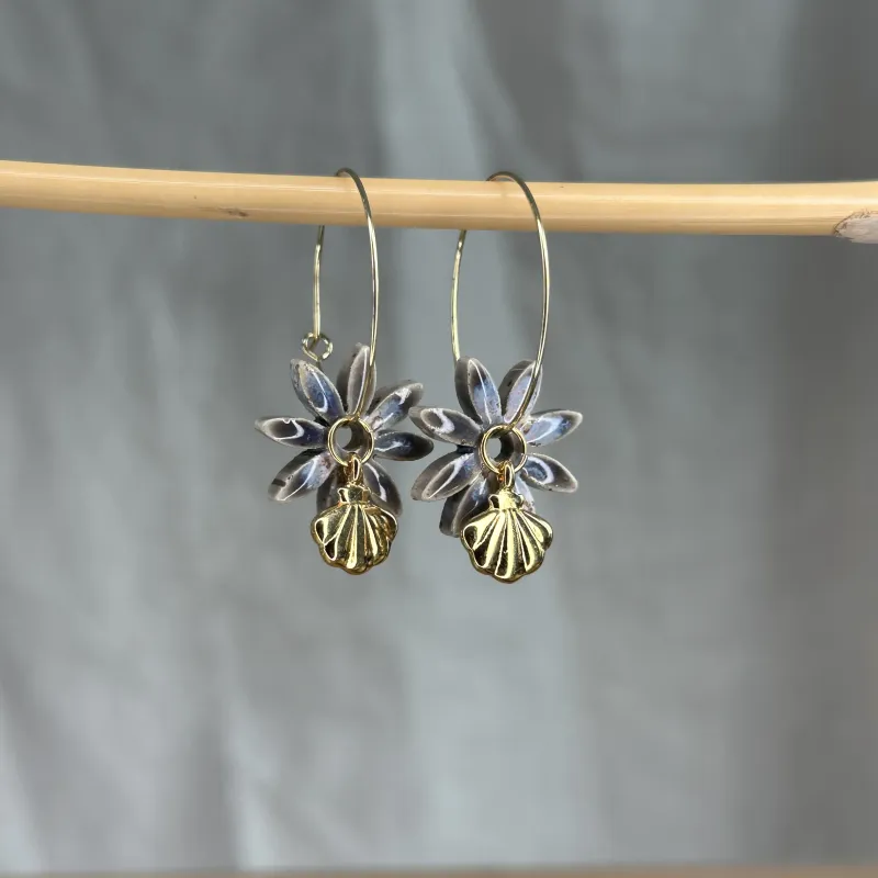Boucles d'oreilles en porcelaine, façonnées et peintes à la main