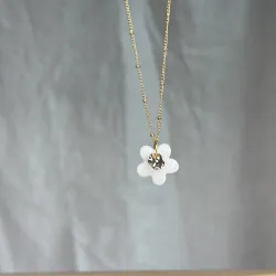 Collier en porcelaine fleur