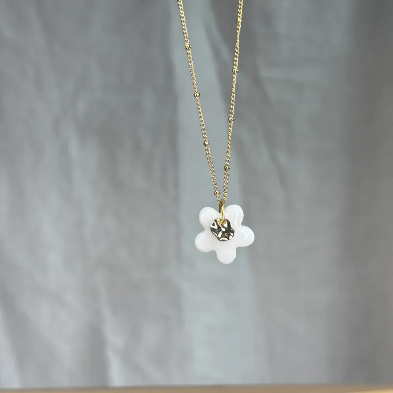Collier en porcelaine fleur