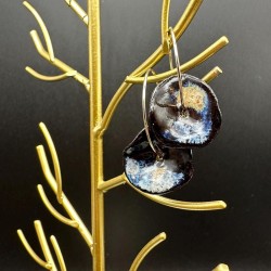 Boucles d’oreilles "Night" en grès noir émaillé, façonnées à la main