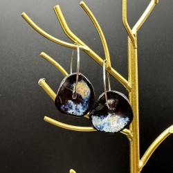 Boucles d’oreilles "Night" en grès noir émaillé, façonnées à la main
