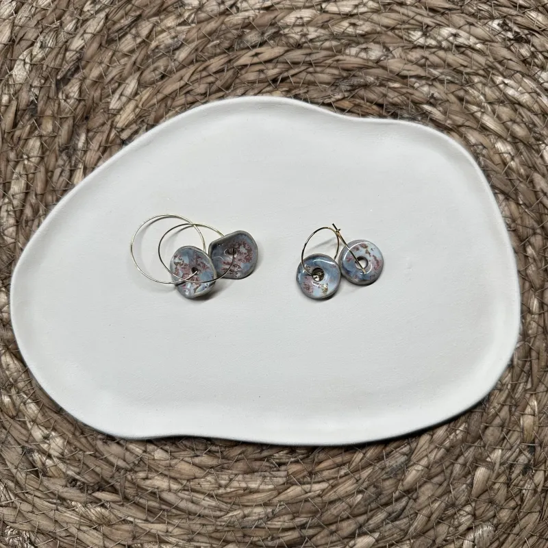 Boucles d'oreilles en grès blanc émaillé, faites main