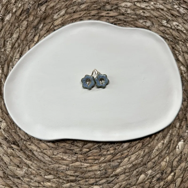 Boucles d'oreilles en grès blanc émaillé, faites main