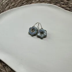 Boucles d'oreilles en grès blanc émaillé, faites main