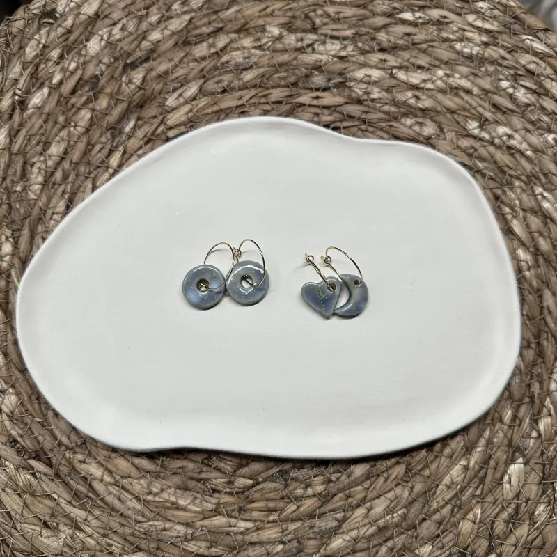 Boucles d'oreilles en grès blanc émaillé, faites main